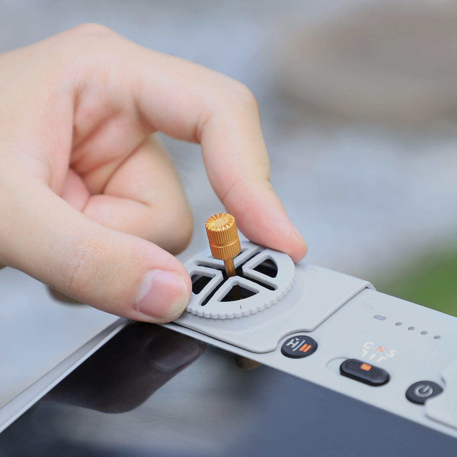 the-most-stylish-and-affordable-remote-control-joystick-speed-controller-for-mini-4-pro-air-3-air-3s-rc-2-smart-controller-on-sale_9.jpg
